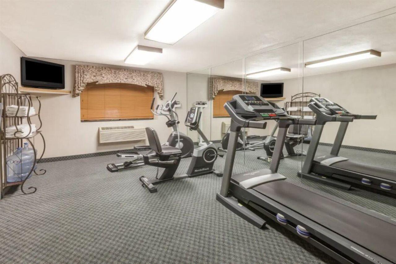 Ramada By Wyndham Oklahoma City Airport North Dış mekan fotoğraf